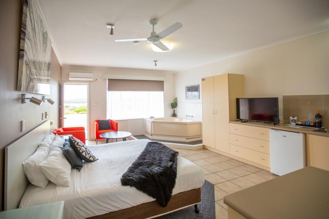 Lakeview Motel And Apartments Роб Экстерьер фото