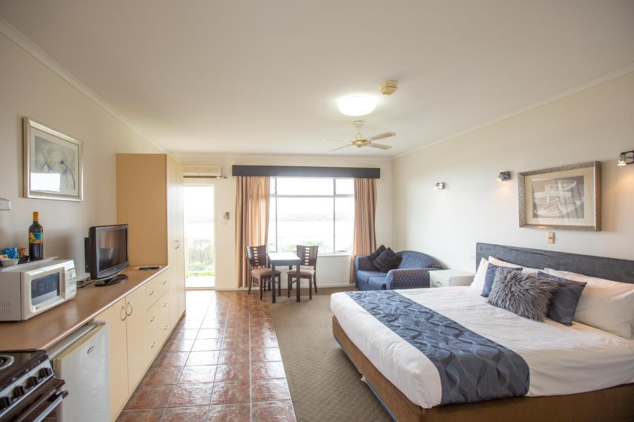 Lakeview Motel And Apartments Роб Экстерьер фото