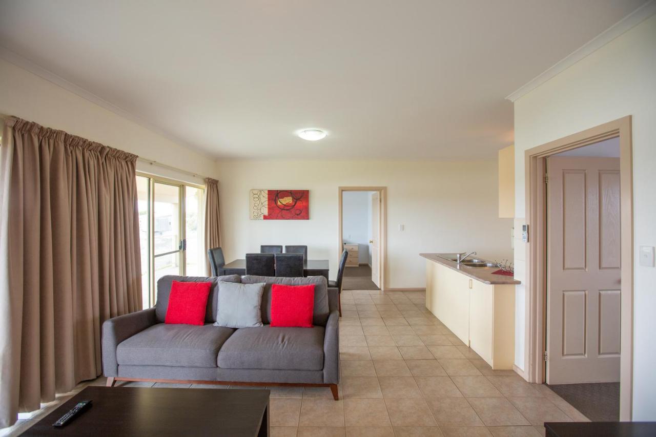 Lakeview Motel And Apartments Роб Экстерьер фото