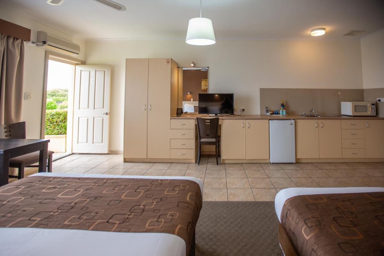 Lakeview Motel And Apartments Роб Экстерьер фото