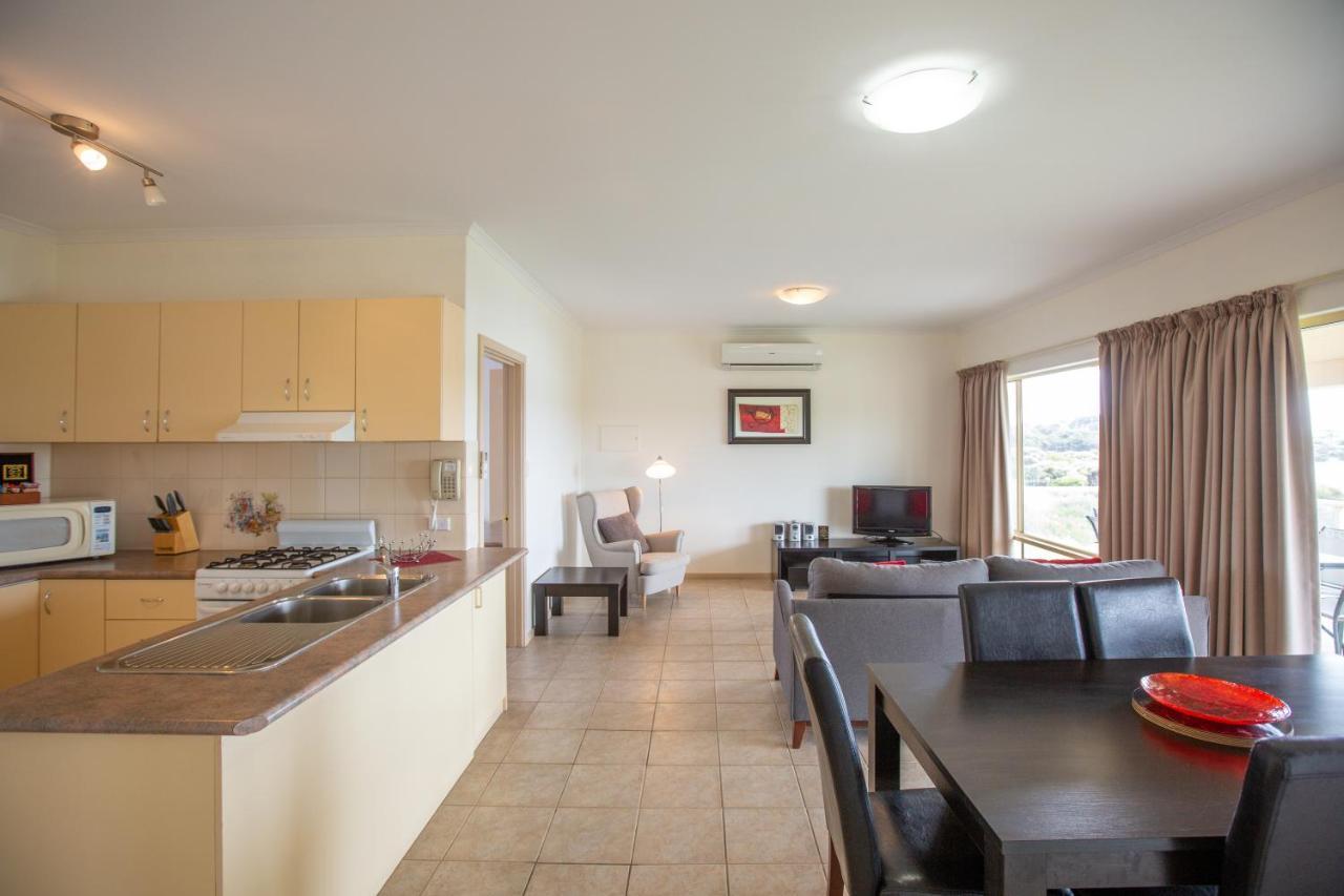 Lakeview Motel And Apartments Роб Экстерьер фото