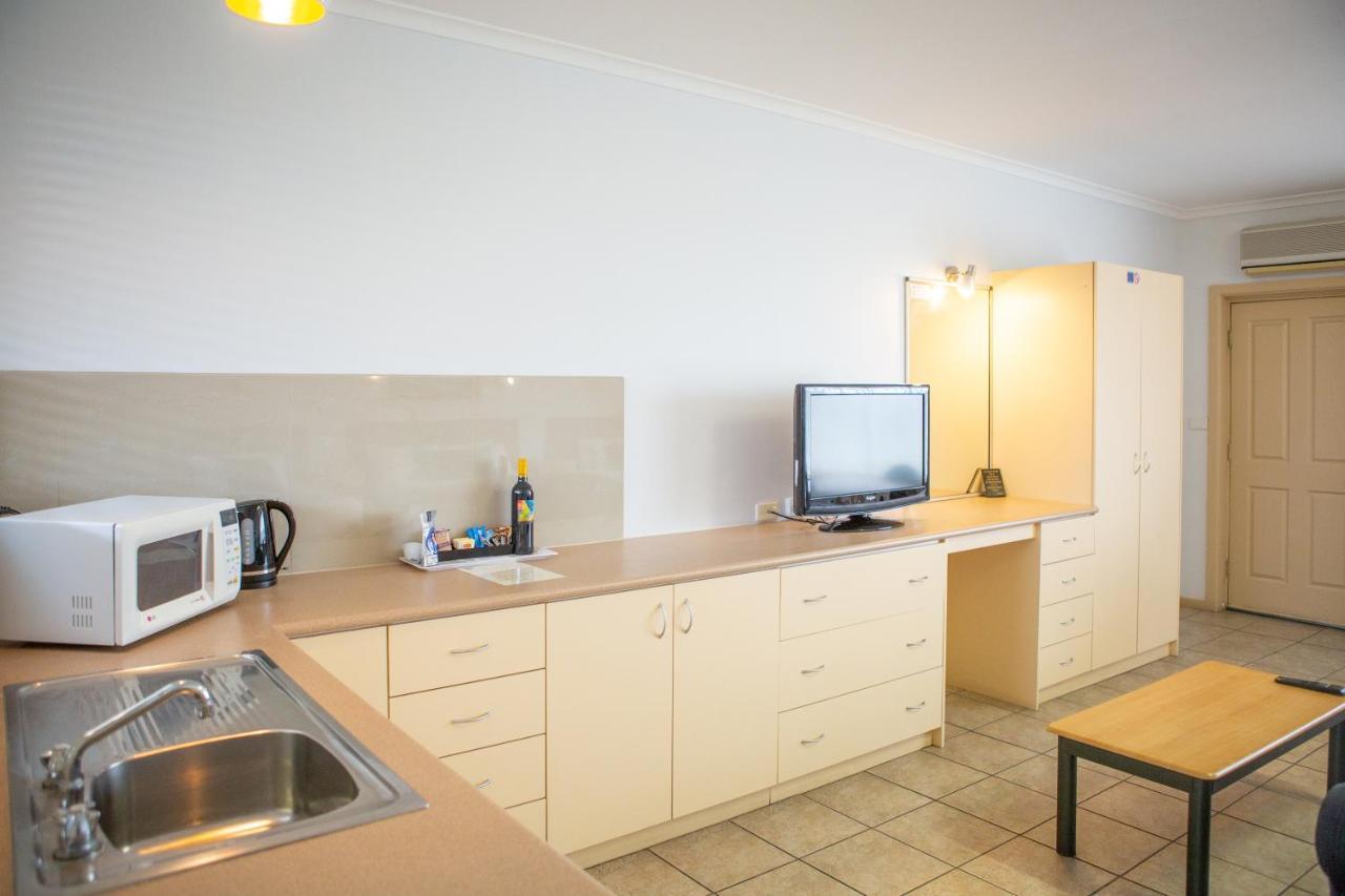 Lakeview Motel And Apartments Роб Экстерьер фото