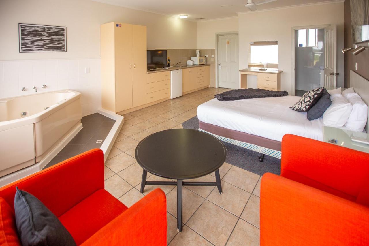 Lakeview Motel And Apartments Роб Экстерьер фото