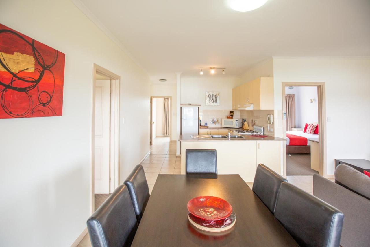 Lakeview Motel And Apartments Роб Экстерьер фото