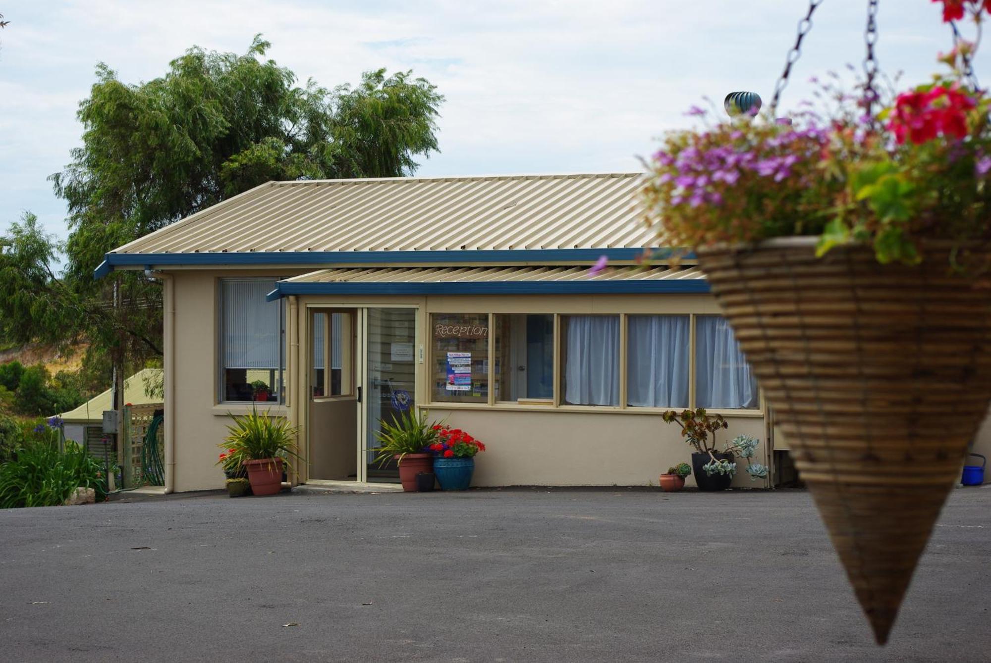 Lakeview Motel And Apartments Роб Экстерьер фото
