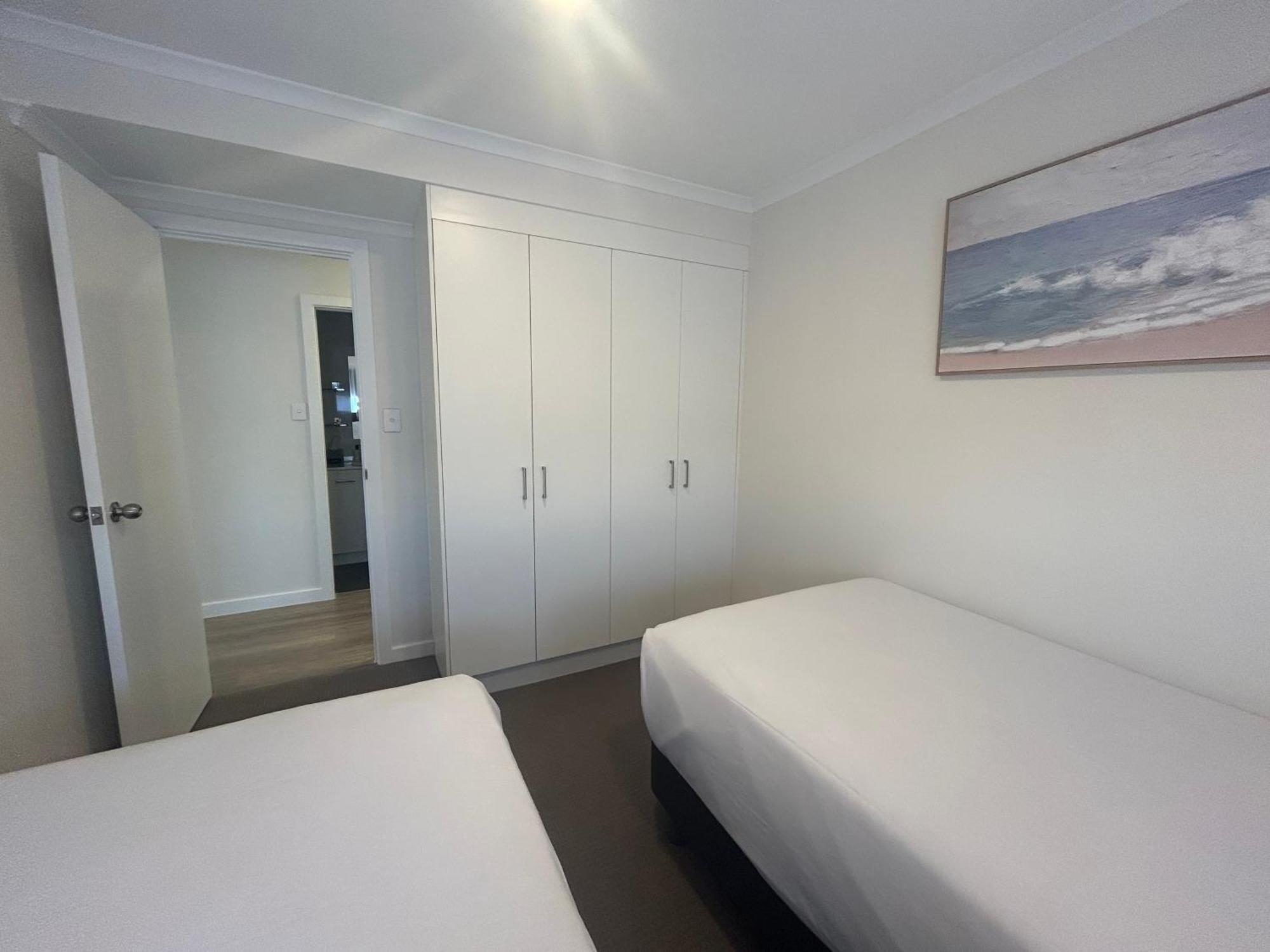 Lakeview Motel And Apartments Роб Экстерьер фото