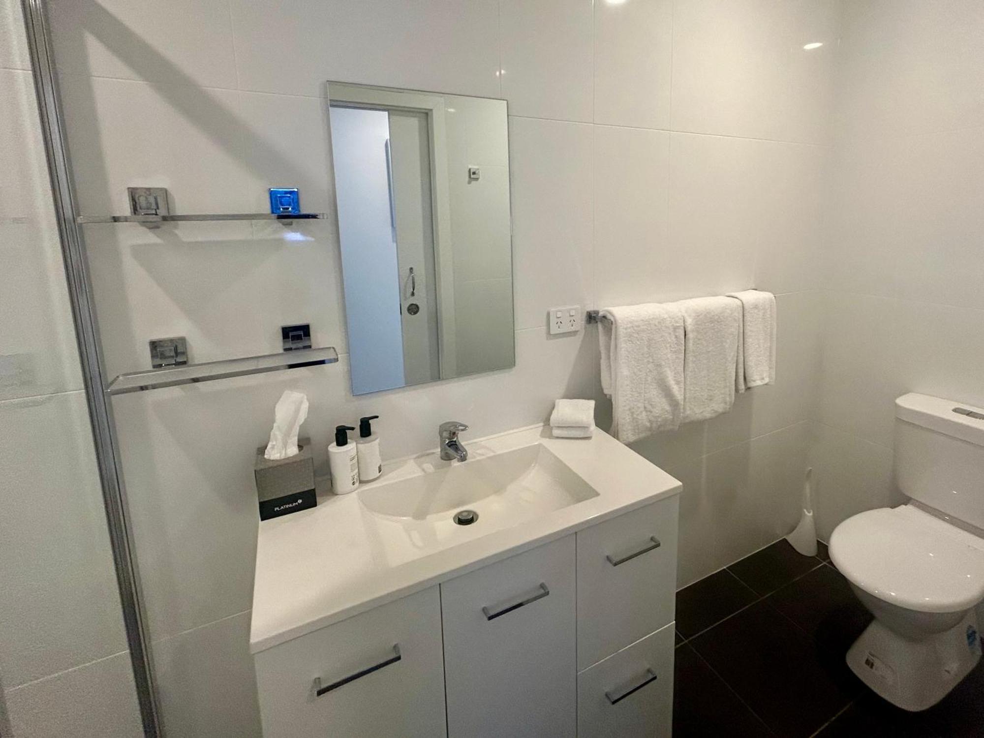 Lakeview Motel And Apartments Роб Экстерьер фото